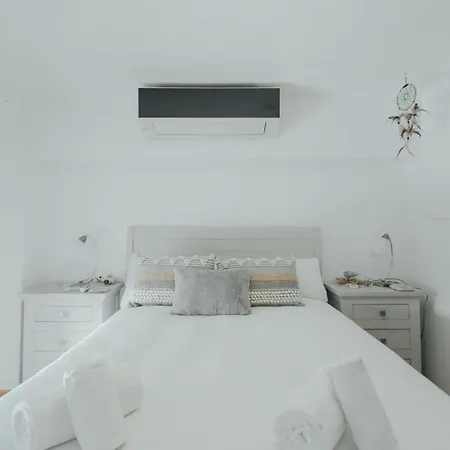 Апартаменты Cozy Next To The Alameda -2bdrm 1,5 Bath Севилья